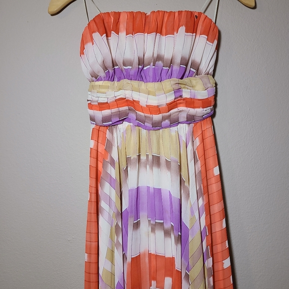 Guess Isabel Asymmetrical Pattern Strapless Dress - Picture 4 of 10